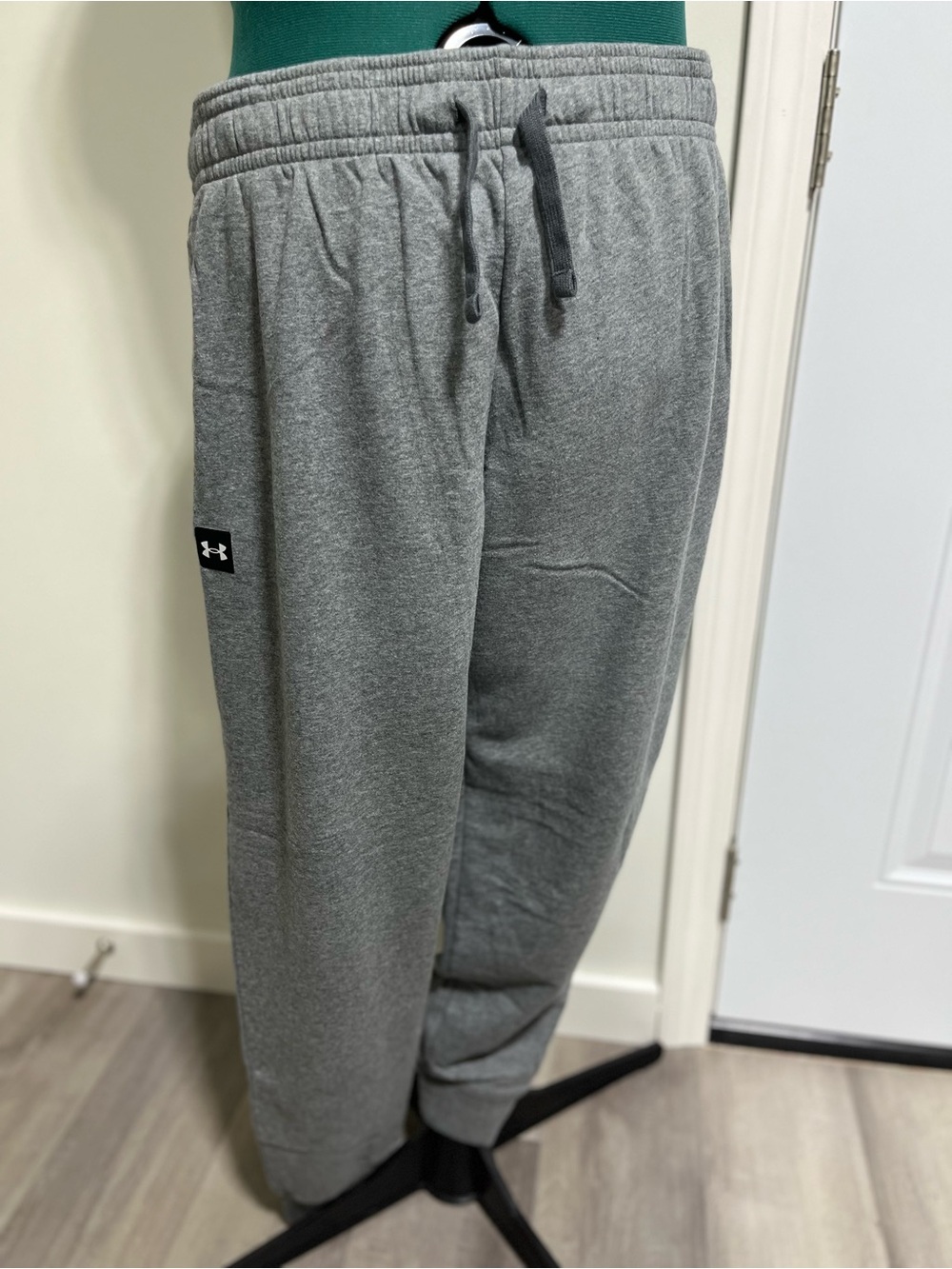 Under Armour Gray Men's Fleece Joggers with Drawstring Waistband